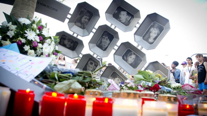 Trauer um die Opfer am Jahrestag des Amoklaufs im OEZ in München, 2017