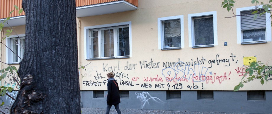 Explodierende Immobilienpreise: In einer Abwandlung des Protestliedes "Karl der Käfer" beklagt ein Graffiti in Kreuzberg die fortschreitende Gentrifizierung des Berliner Viertels.