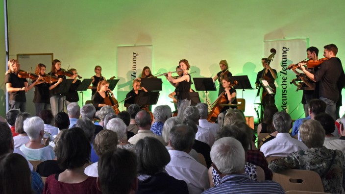 Landkreis Fürstenfeldbruck: Bei einem Konzert gemeinsam mit der zweiten Tassilo-Preisträgerin Fee haben die Bluestrings im Juli die SZ-Leser begeistert.