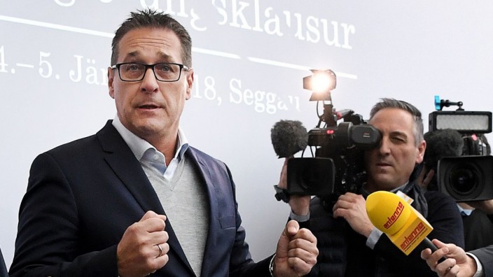 Österreich: Österreichs Vizekanzler Strache fordert scharfe Maßnahmen in der Asylpolitik.