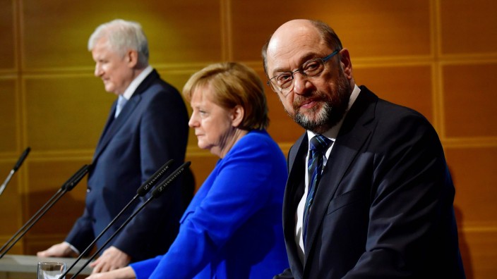 Prantls Blick: Horst Seehofer, Angela Merkel und Martin Schulz. Die Parteichefs von CSU, CDU und SPD.