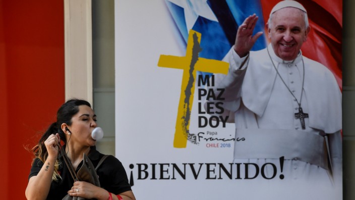 Vatikan: Entspannte Vorfreude: Plakate kündigen in Chiles Hauptstadt Santiago den Papst-Besuch an.