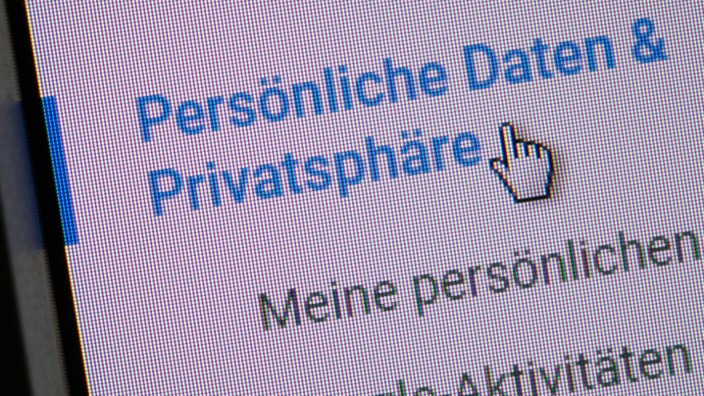 Datenschutz: Der Vorwurf: Die Unternehmen sollen Google den Zugriff auf Daten der Besucher ihrer Internet-Seiten ermöglicht haben.