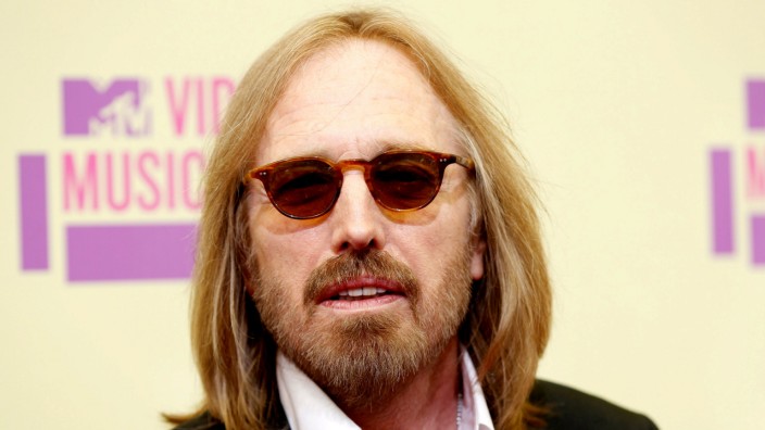 FILE PHOTO: Musician Tom Petty arrives for the 2012 MTV Video Music Awards in Los Angeles