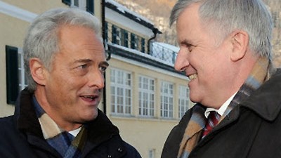 CSU in Wildbad Kreuth: CSU-Chef Seehofer (rechts) will Peter Ramsauer als Spitzenkandidat für die Bundestagswahl.