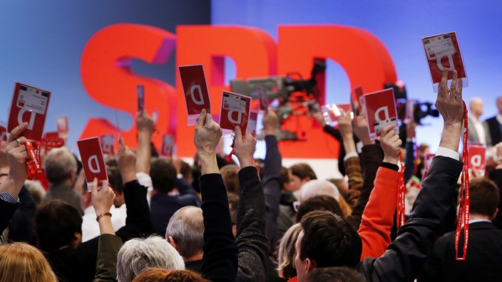 SPD-Parteitag: Die Delegierten stimmen auf dem SPD-Parteitag über Koalitions-verhandlungen ab.