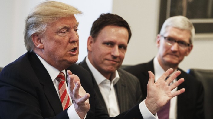 Donald Trump, Tim Cook, Peter Thiel