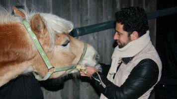 Mohamad Alkhalaf mit Pferd