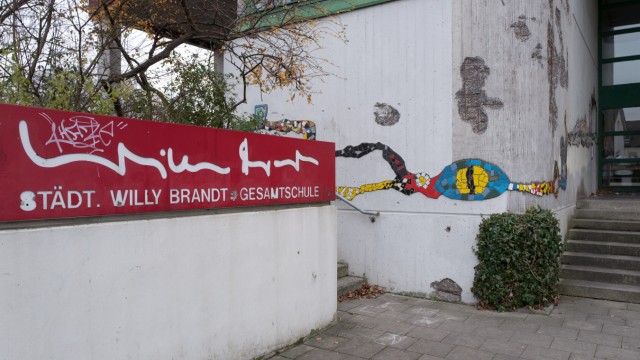 Schulnamen: Die einzige Gesamtschule Münchens ist nach einem Politiker benannt: Willy Brandt.