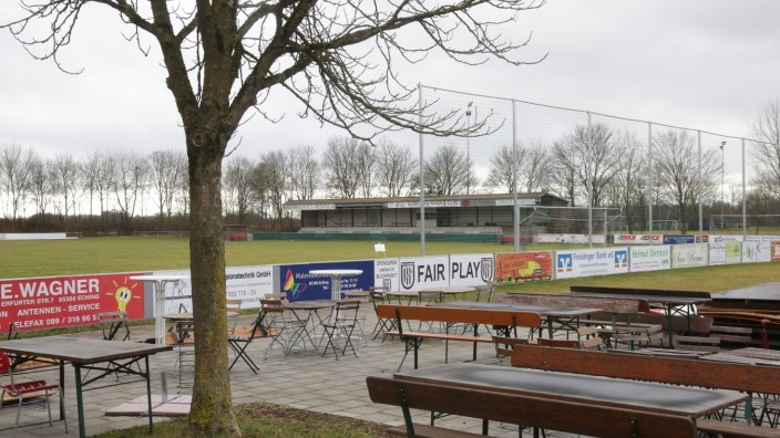 Neue Pläne: Das Fußballstadion soll südlich des Echinger Sees neu gebaut werden.