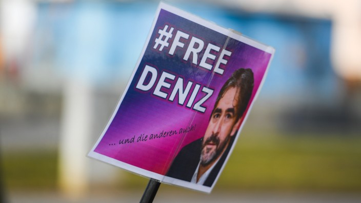 #Free Deniz Deniz Yücel Bundesregierung Türkei Untersuchungshaft Europäischer Gerichtshof für Menschenrechte