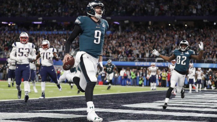 Super Bowl: Eagles-Quarterback Nick Foles feiert seinen Touchdown.