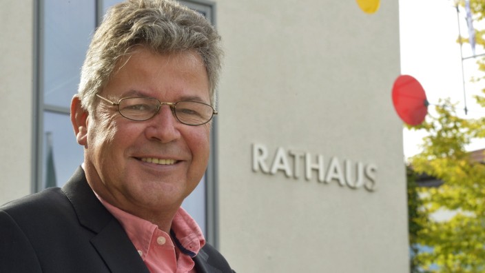 Bürgermeisterwahl Putzbrunn: Edwin Klostermeier wurde zuletzt mit 70 Prozent der Stimmen im Amt bestätigt. Im Gemeinderat allerdings muss er immer wieder aufs Neue um Mehrheiten werben.