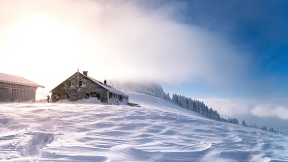 Oberallgäu: In der Grüntenhütte kehrten jahrzehntelang die Skifahrer ein. Jetzt treffen sich dort in 1500 Meter Höhe vor allem Tourengeher, Schneeschuhwanderer und Rodler.