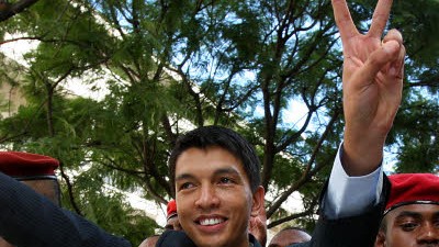 Machtkampf in Madagaskar: Der Widersacher des bisherigen Präsidenten zeigt sich siegessicher: Andry Rajoelina.