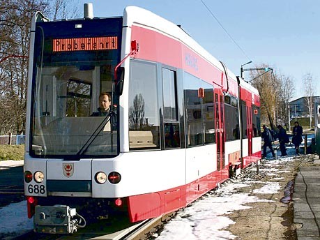 Straßenbahn als Magnetbahn Bombardier