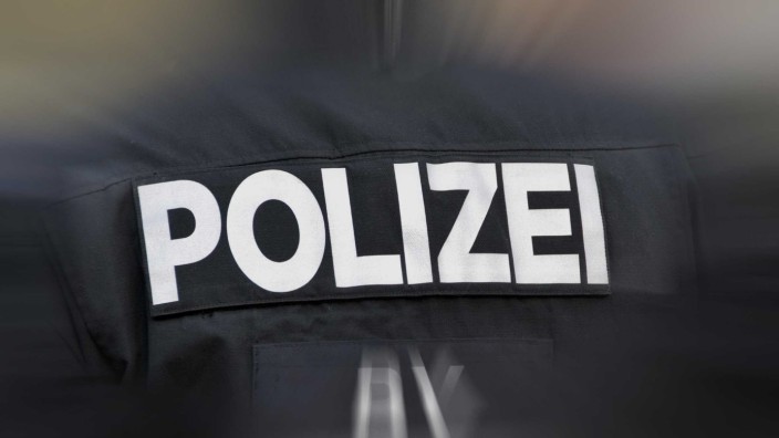 Aus dem Polizeibericht: Hinweise erbeten: Die Polizei sucht Menschen, die im Bereich des Hans-Winkler-Platzes in Mammendorf Auffälliges beobachtet haben.