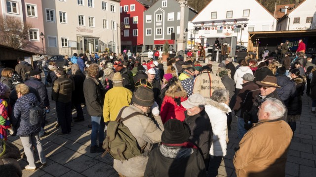 Fasching im Landkreis Erding: Traditionell wird in Wartenberg Faschingsdienstag auf dem Marktplatz gefeiert. Ob das nächstes Jahr auch sein wird, ist noch offen.