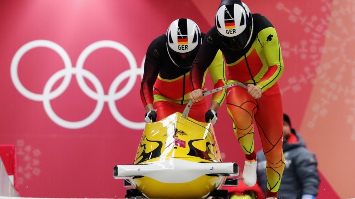 Bobsleigh - Winter Olympics Day 9