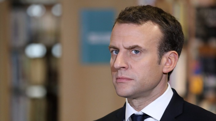 Asylpolitik in Frankreich: Ablegehnte Asylbewerber will der französische Präsident Emmanuel Macron künftig konsequenter abschieben.