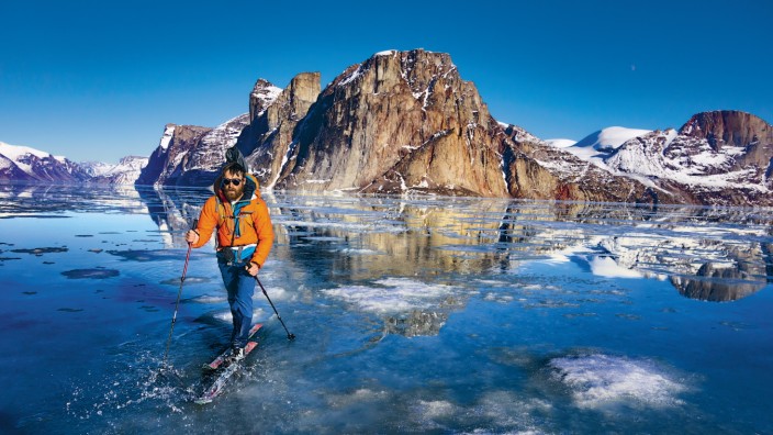 Patagonia: Der von Patagonia unterstützte Kletterprofi Sean Villanueva O'Driscoll auf dem Rückweg von der kanadischen Baffininsel.