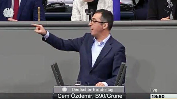 Debatte zu Yücel: Grünen-Politiker Cem Özdemir hielt eine furiose Rede gegen die AfD.