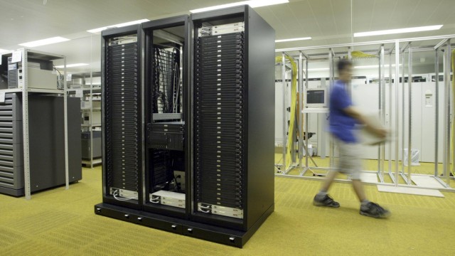 07 08 2003 Erlangen Bayern DEU HPC Cluster Der Supercomputer des Regionalen Rechenzentrums Er