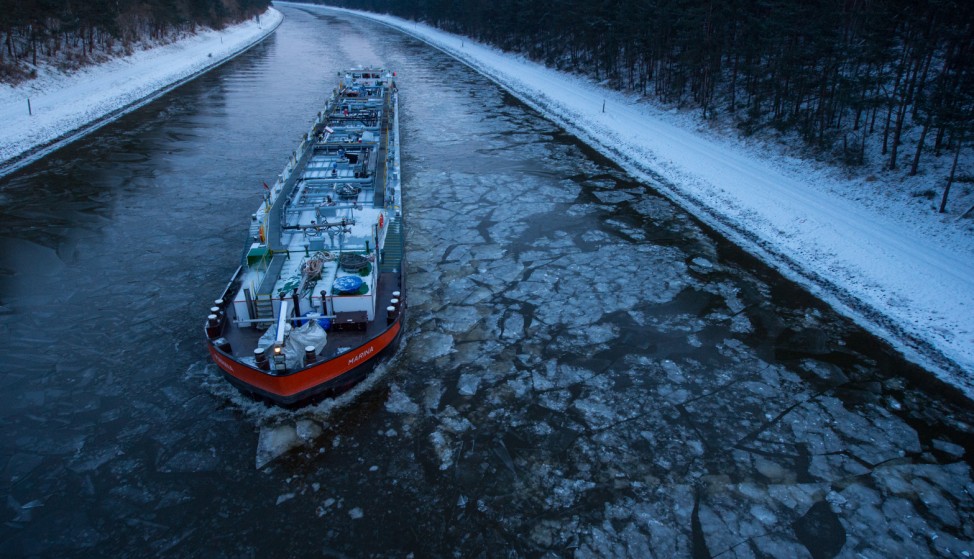 Winter in Niedersachsen - Eis auf Elbe-Seitenkanal