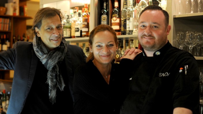 Savoy: Stefan Schmalschläger und Anita Harambasa sind die Inhaber des Restaurants, Michael "Lou" Meyerhof ist der Küchenchef im Savoy (von links).