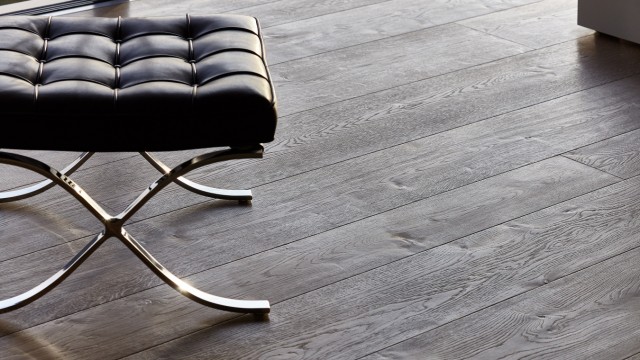Edle Oberflächen: Dielen aus dem Haus Schotten & Hansen bieten eine Sinnlichkeit, die den meisten Holzoberflächen sonst abgeht.