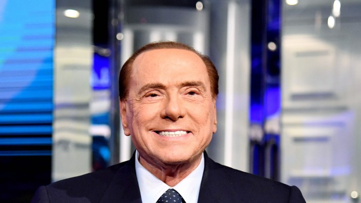 Leserdiskussion: Silvio Berlusconi führte seine konservative Partei Forza Italia im Wahlkampf. Als Medien-Tycoon ist sein Gesicht in Italien allgegenwärtig.