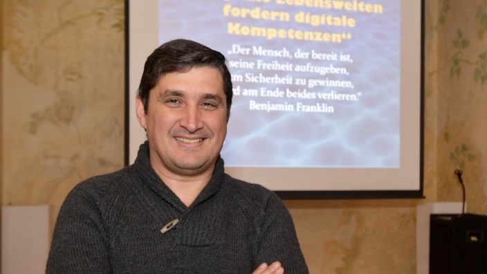 Sicherheit im Netz: Spezialist der Münchner Polizei für Internetkriminalität: Cem Karakaya.