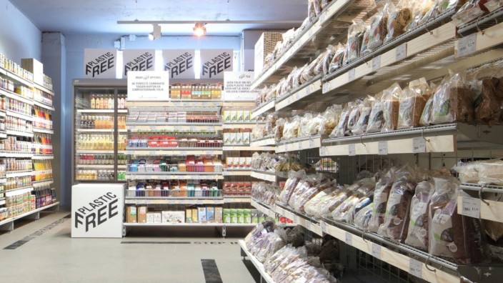 Einzelhandel: Der plastikfreie Gang einer Filiale der Supermarktkette Ekoplaza: Sieht aus wie Plastik, ist aber keins.