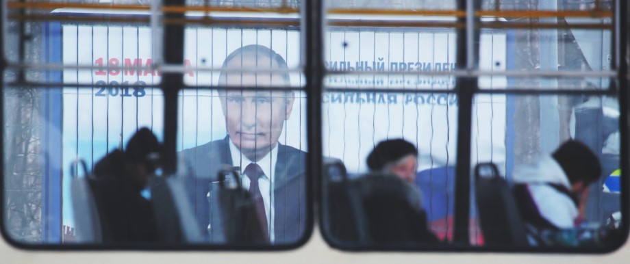 Putin Wahlplakat Bus Russland
