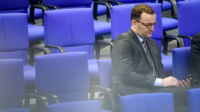 Der CDU-Politiker Jens Spahn nimmt an einer Sitzung des Deutschen Bundestags teil.