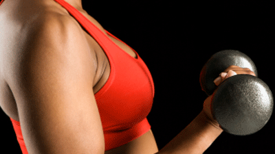 Fitness für Frauen: Damit es nicht wackelt und hängt, hilft nur eines: Training.