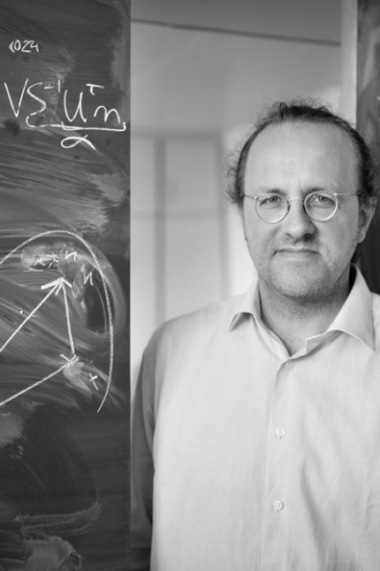 Außenansicht: Bernhard Schölkopf, 50, ist Direktor der Abteilung für Empirische Inferenz am Max-Planck-Institut für Intelligente Systeme in Tübingen. Er ist Mathematiker, Physiker und Informatiker.
