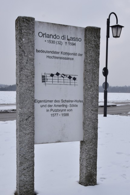 Stehle zu Ehren von Orlando di Lasso in Putzbrunn