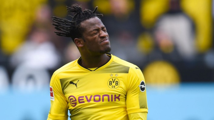 Borussia Dortmund: Trifft per Hacke ins: BVB-Stürmer: Michy Batshuayi.