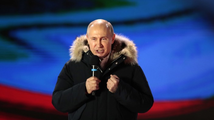 Kommentar zur Wahl in Russland: Präsident Wladimir Putin nach seiner Wiederwahl bei einem Auftritt in der Nähe des Kremls.