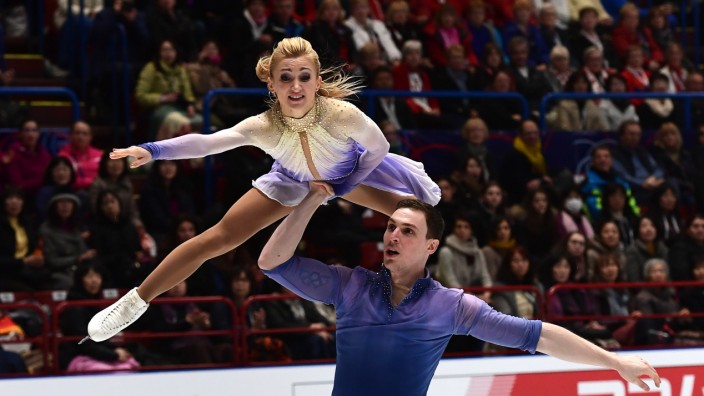 Das deutsche Eiskunstlauf-Paar Aljona Savchenko and Bruno Massot gewinnen die Eiskunstlauf-Weltmeisterschaft 2018 in Mailand.
