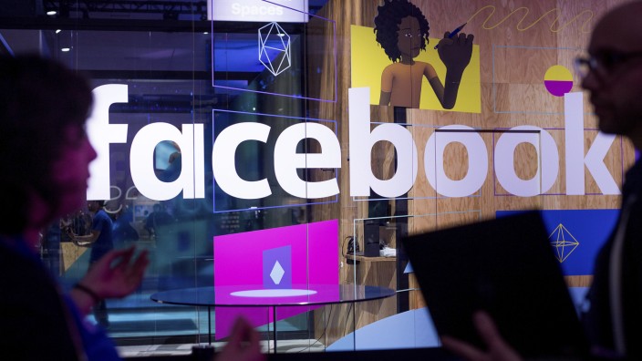 Facebook steht 2018 massiv in der Kritik: Der Firma Cambridge Analytica ist es gelungen, sich die Daten von Millionen Nutzern anzueignen.