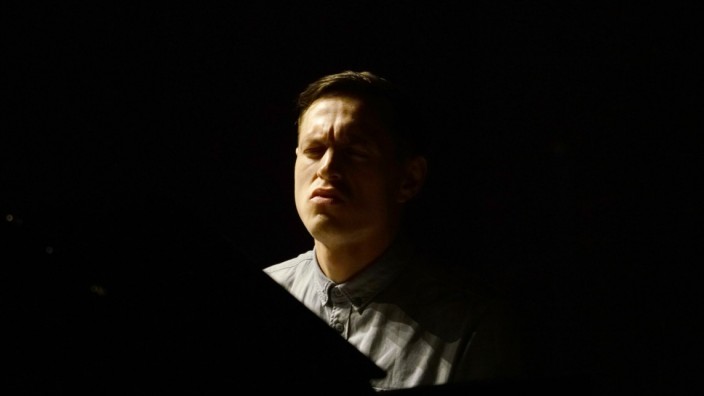 Konzert: Lorenz Kellhuber hat als erster Deutscher 2014 in Montreux beim Jazz Festival in der Kategorie Piano Solo gewonnen.