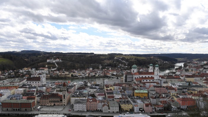 Wolken und Sonne über Passau