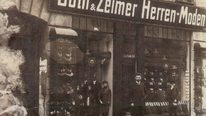 Herrenbekleidungsgeschäft Both & Zeimer, Lindwurmstraße 185, undatiert.
Ausstellung der Landauer Stiftung "Sendling wird arisiert