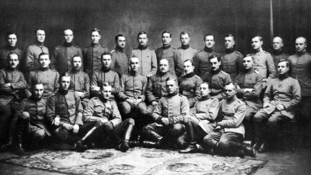 Erster Weltkrieg: Offiziere des Preußischen Jägerbataillons Nr. 27, die junge Finnen ausbildeten (1917).