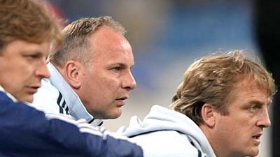 Bundesliga: FC Schalke: Drei Mann, eine Erkenntnis: Schalke spielt mit Interims-Trainerteam erfolgreicher als mit einem Coach.