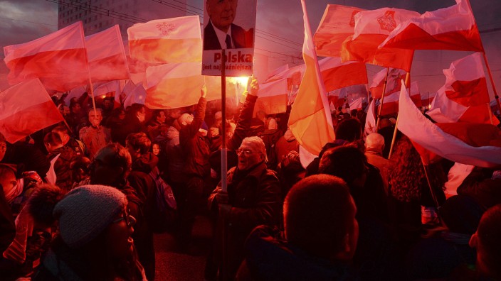 Warschau: Laut Polens damaligem Innenminister ein "schönes Bild": Nationalisten bei einer Demonstration im vergangenen Herbst in Warschau.