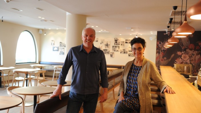 Vollcorner: Willi Pfaff und Birgit Neumann von Vollcorner in ihrem neuen Restaurant Resihuber.