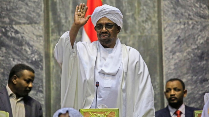 Sudan: Ein wandlungsfähiger Diktator: Seit dem Militärputsch von 1989 beherrscht Omar al-Baschir den Sudan.